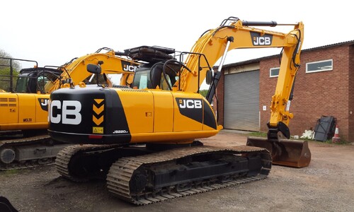 Гусеничный экскаватор JCB JS 220