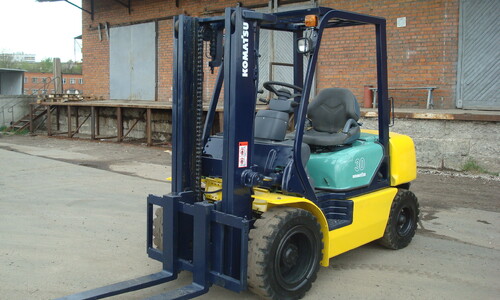 Аренда погрузчика Komatsu FD30T-17